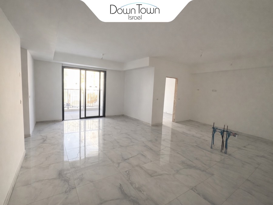 Rare 2 Unit / 4 BRM Apartment 