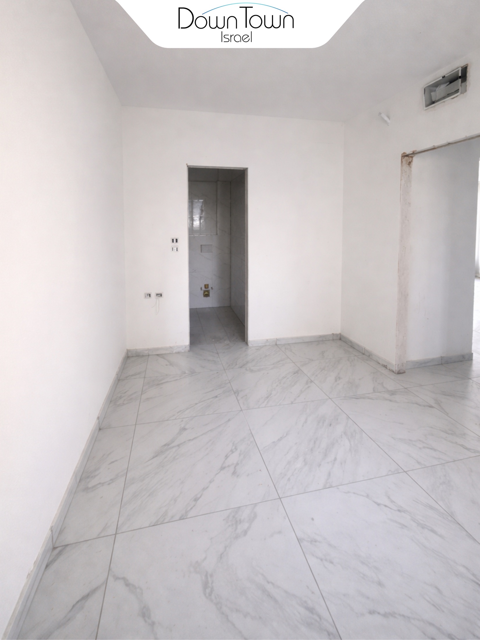 דירה ענקית מודרנית בבניין חדש