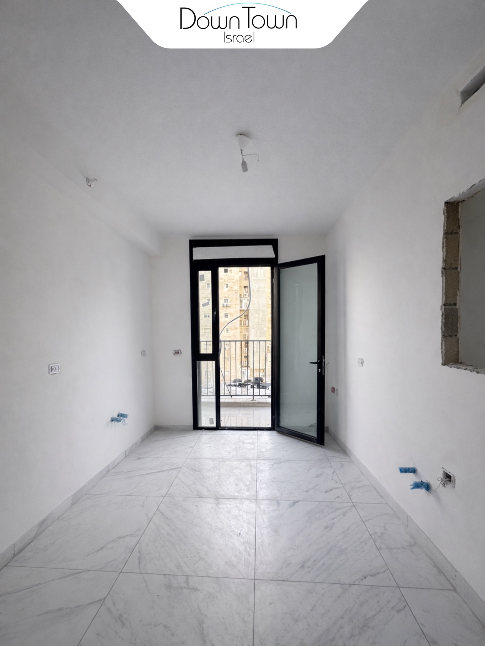 דירה ענקית מודרנית בבניין חדש