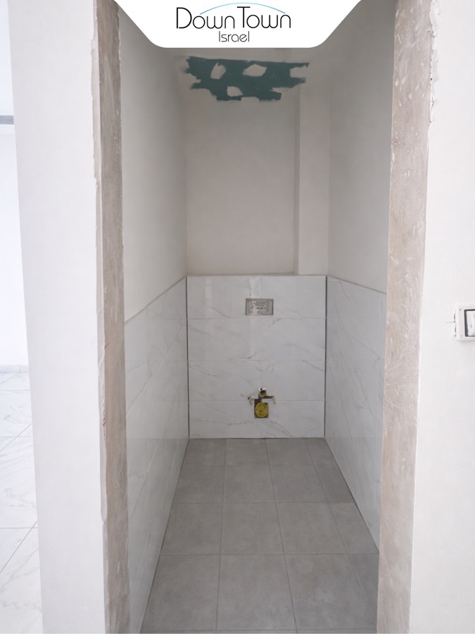 דירה ענקית מודרנית בבניין חדש